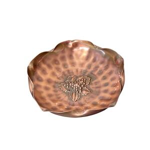 Vintage Gregorian Copper Floral Bowl Pedestal Dish Hand Hammered Signed 6.75"‎